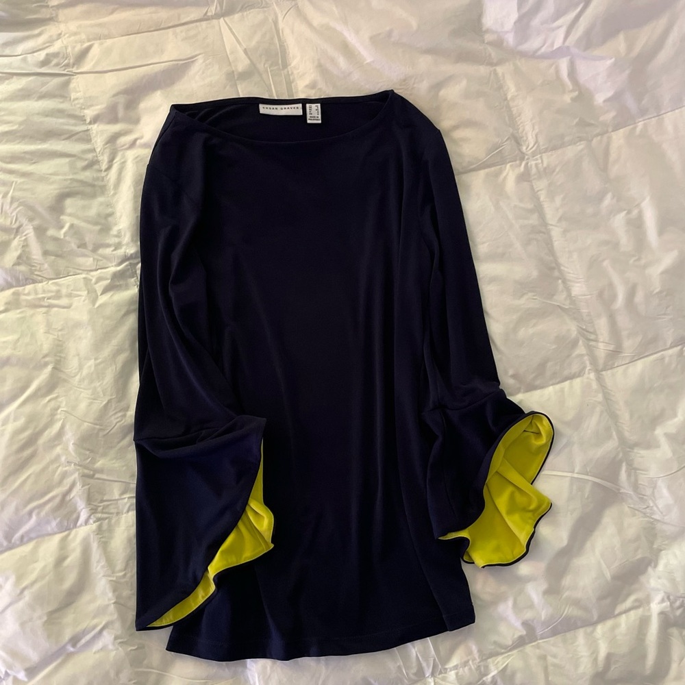 Susan Graver Liquid Knit Bell Sleeve
Top with Pop Lining Navy